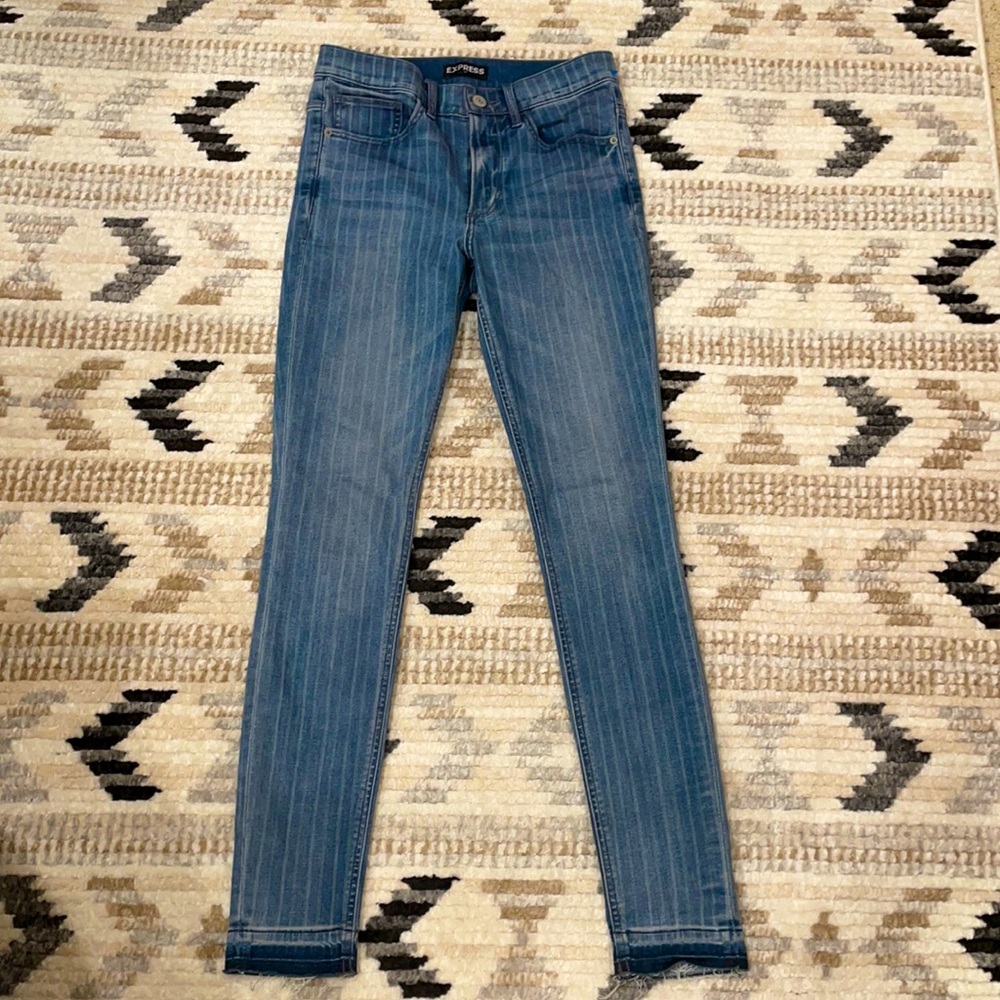 Stripe-pattern jeans